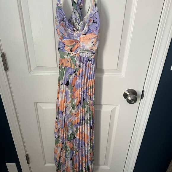 ASTR Floral Dress - Picture 3 of 5